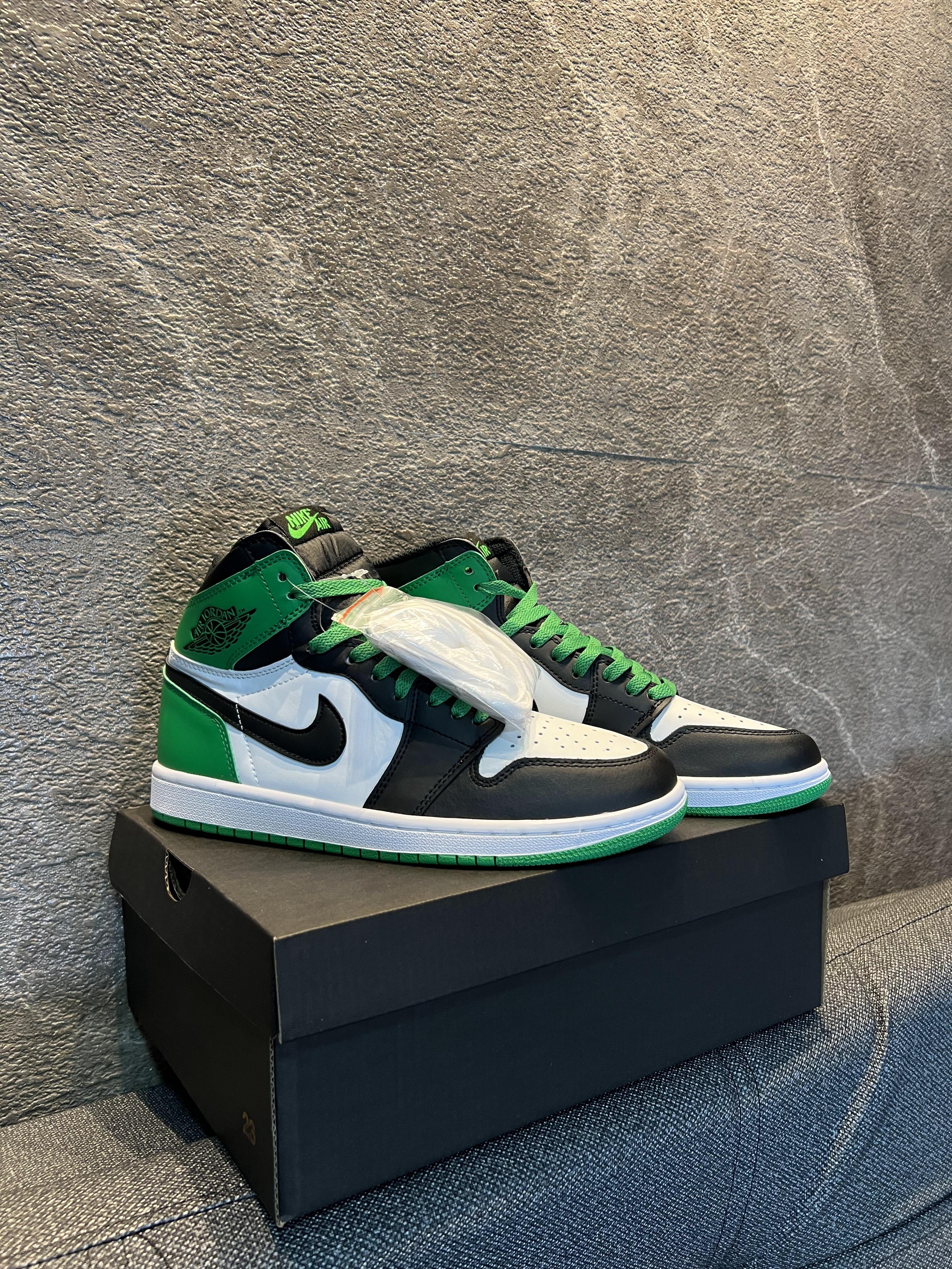 Jordan 1 Retro High OG Lucky Green